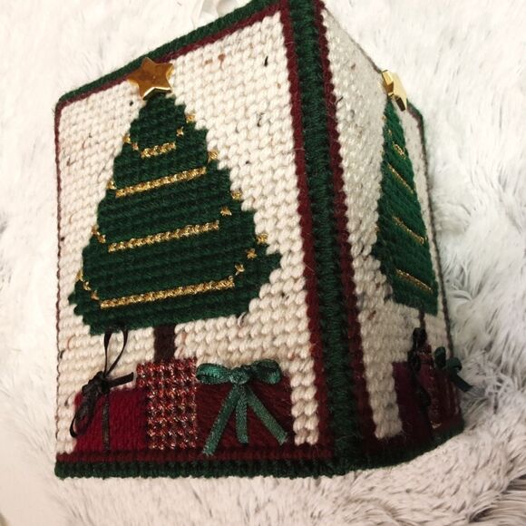 Handcrafted Needlepoint Christmas Square Tissue Box Cover Handmade in 20… - Picture 3 of 8